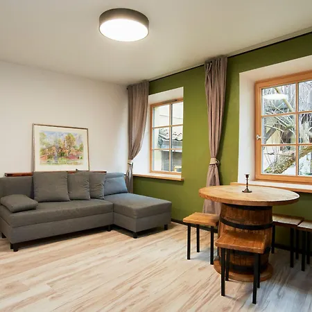 Apartment Town Hall *